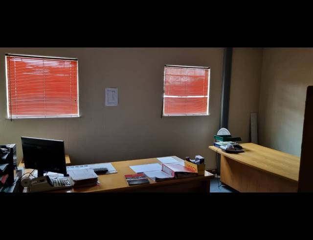 600M² WAREHOUSE FOR SALE IN KRUGERSDORP CENTRAL